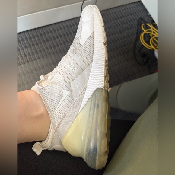 white nike air max 270
small hole in right big toe (shown in third pic) - Picture 4 of 4